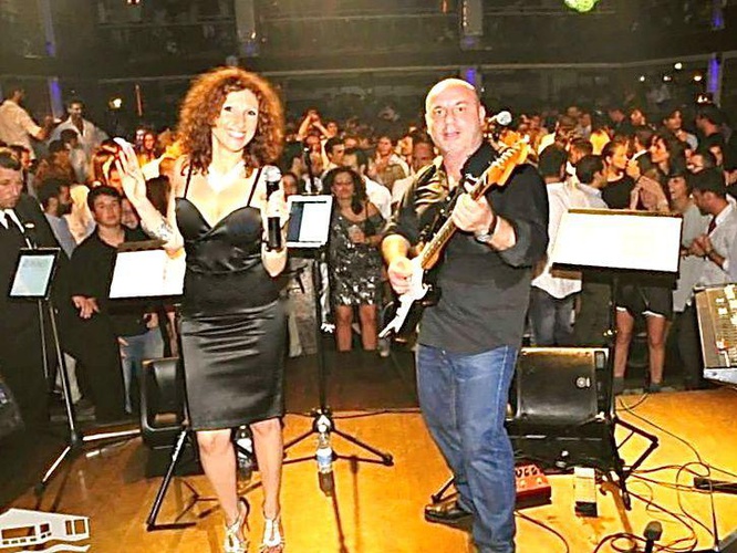 DEBBY LOPEZ singer Cantante matrimoni & eventi Monza Musiqua