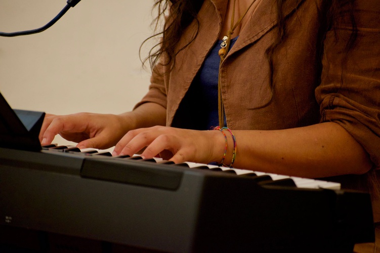 Eloise Piano, voice & more Monopoli Musiqua