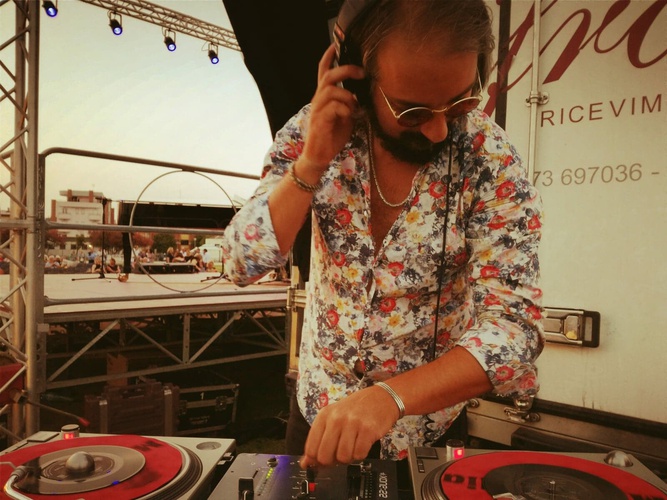 Mr. Guglia MUSIC DJ SET VINYL EVENT LIVE Latina Musiqua