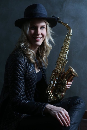 Sara Saxophonist Sassofonista per eventi Torino Musiqua