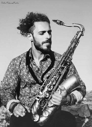 Sergio Battaglia saxophonist duo/trio/quartetto jazz;sax/dj Modica Musiqua